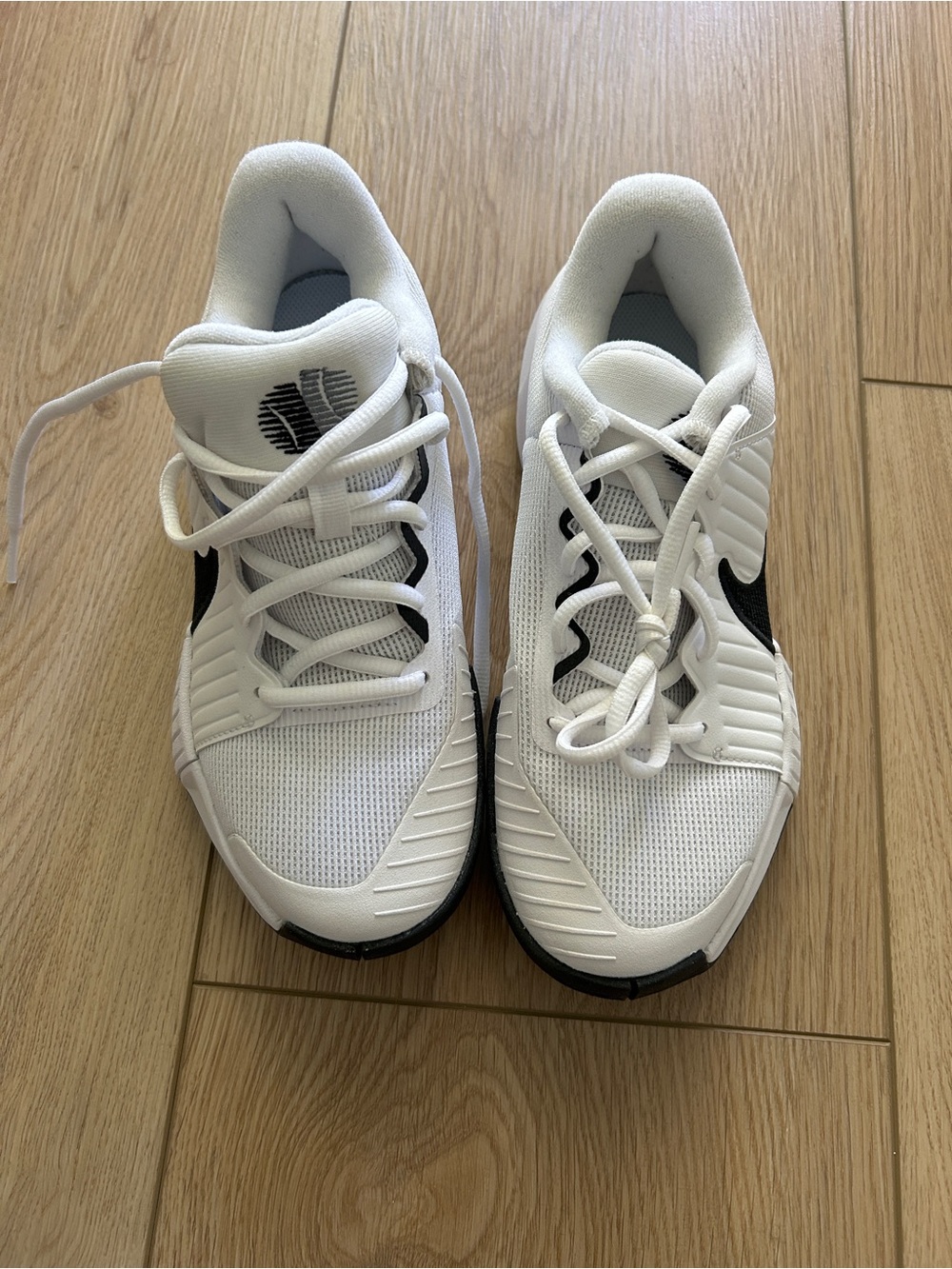 Nike Women’s GP Challenge Pro Tennis Shoes - Picture 5 of 8